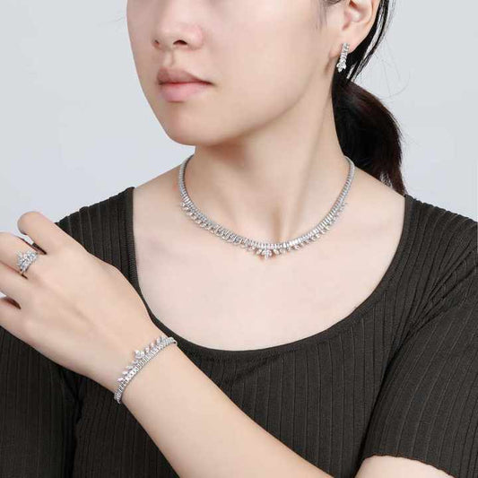 طقم مجوهرات أنيق