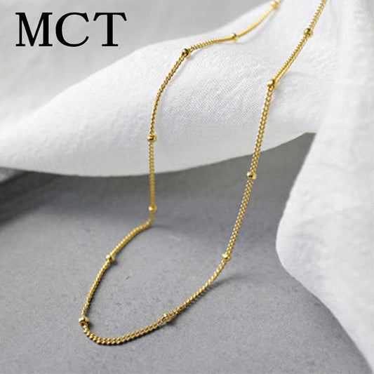 قلادة أنيقة من الذهب