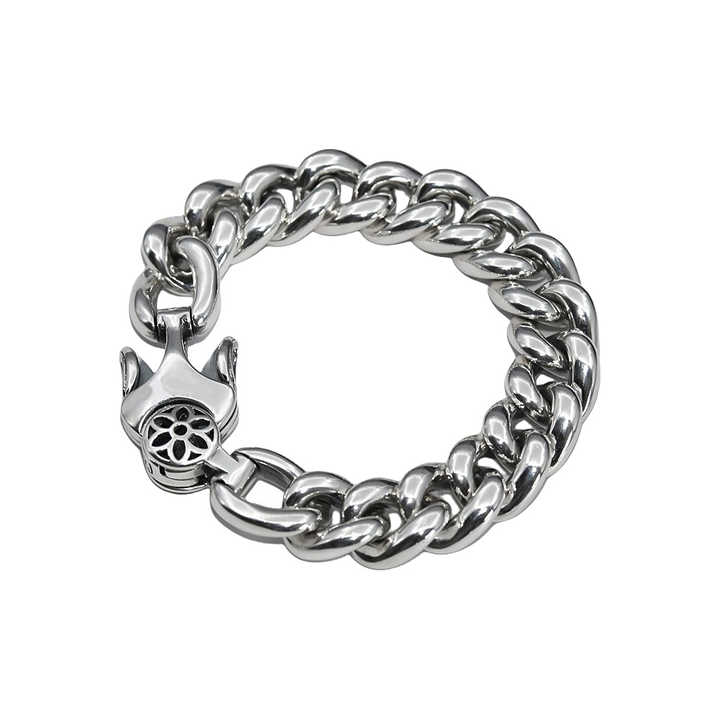 Best selling trendy versatile cherry blossom bracelet. 