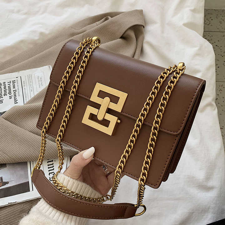 Stylish women's shoulder bag with popular design