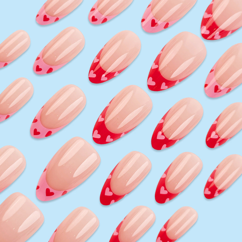 أظافر يد فرنسي