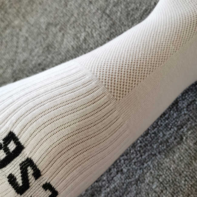 High Quality Cartoon Knitted Autumn Men's Socks 