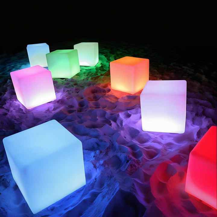 Cube with one seat .. مكعب مع مقعد واحد