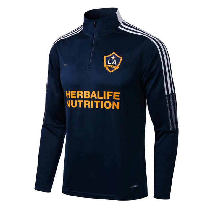 Long-sleeved jackets, shirts