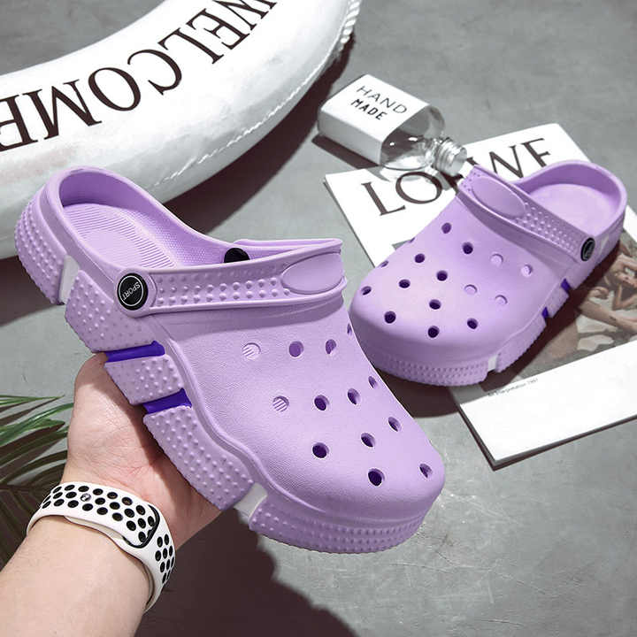 Oversized beach slippers 