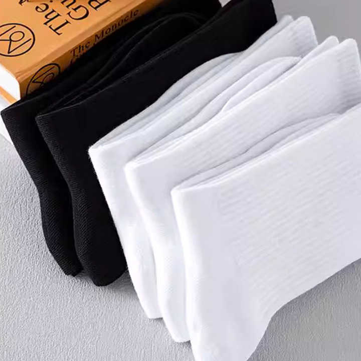 High quality combed cotton crew socks . بتمشيط القطن عالية الجودة طاقم الجوارب
