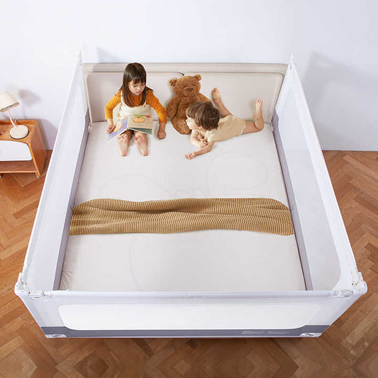 قضبان حماية جانبية للطفل مصنعة من مكونات أصلية قابلة للضبط وقابلة للطي لحماية الطفل الصغير من السرير Adjustable and foldable side rails for baby safety from the bed, made from genuine components.