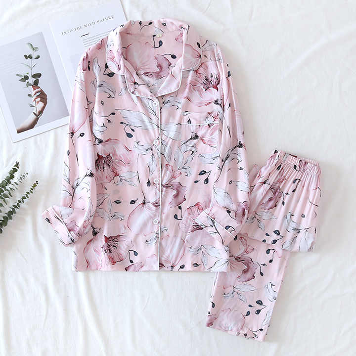 Women's pajamas suit