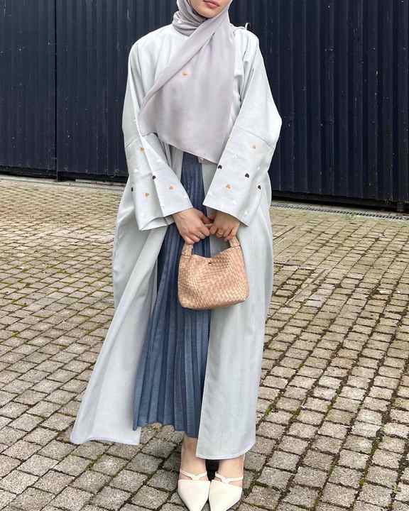 Colorful women's abayas 