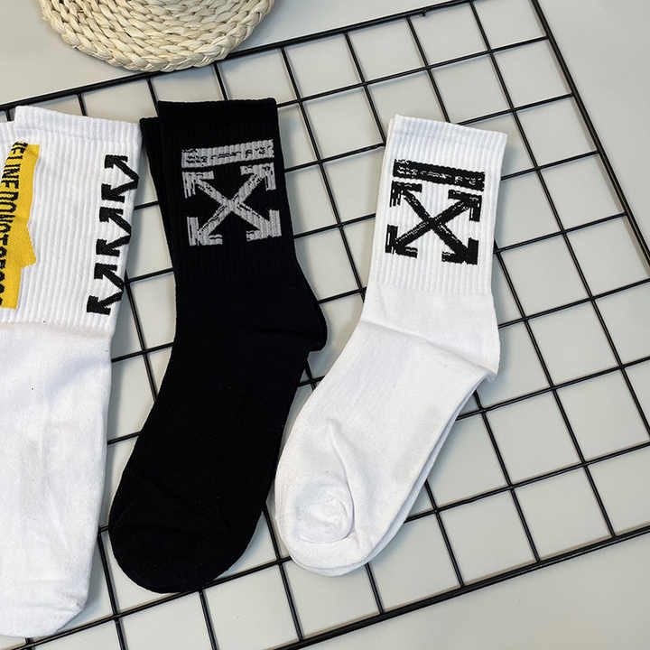 2022 Factory Direct Sale Fashionable Men's Winter Socks OEM Custom Made 