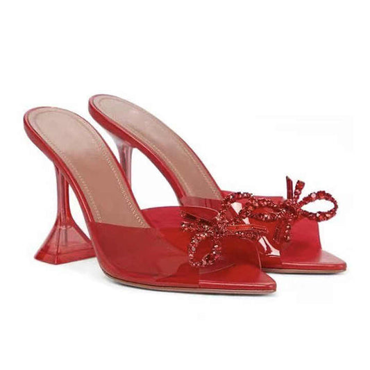 كعب نسائي عالي