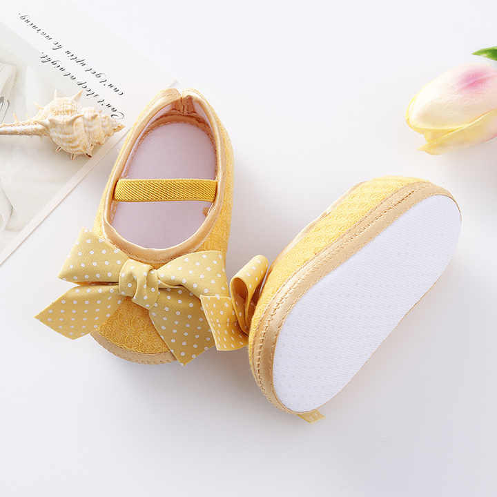 أحذية أطفال كلاسيكية جميلة - Beautiful classic baby shoes