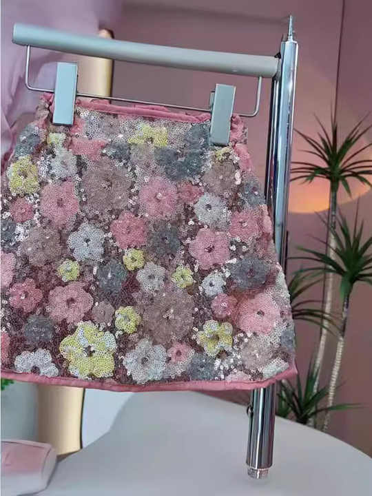 بدلة صيفية عصرية للبنات من قطعتين تي شيرت بأكمام قصيرة وتنورة Girls' Fashion Summer 2-Piece Suit Short Sleeve T-Shirt