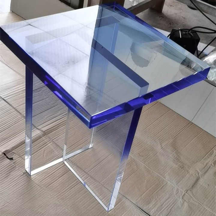 Table..  طاولة