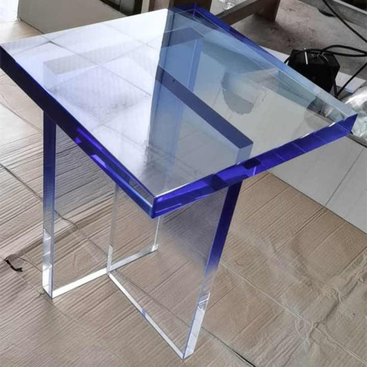 Table..  طاولة