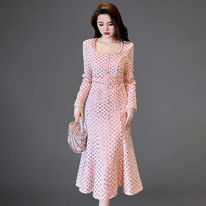 Elegant women's dress 