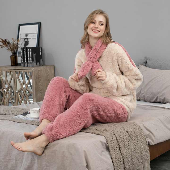 Women's pajamas 