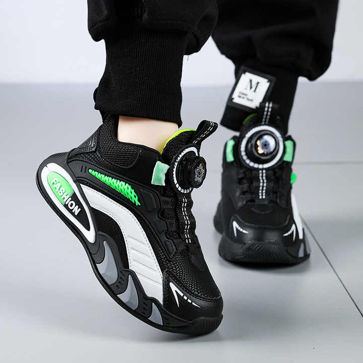 أحذية رياضية جديدة عالية الجودة  . New high quality sneakers