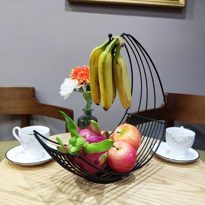 Fruit and vegetable storage basket 