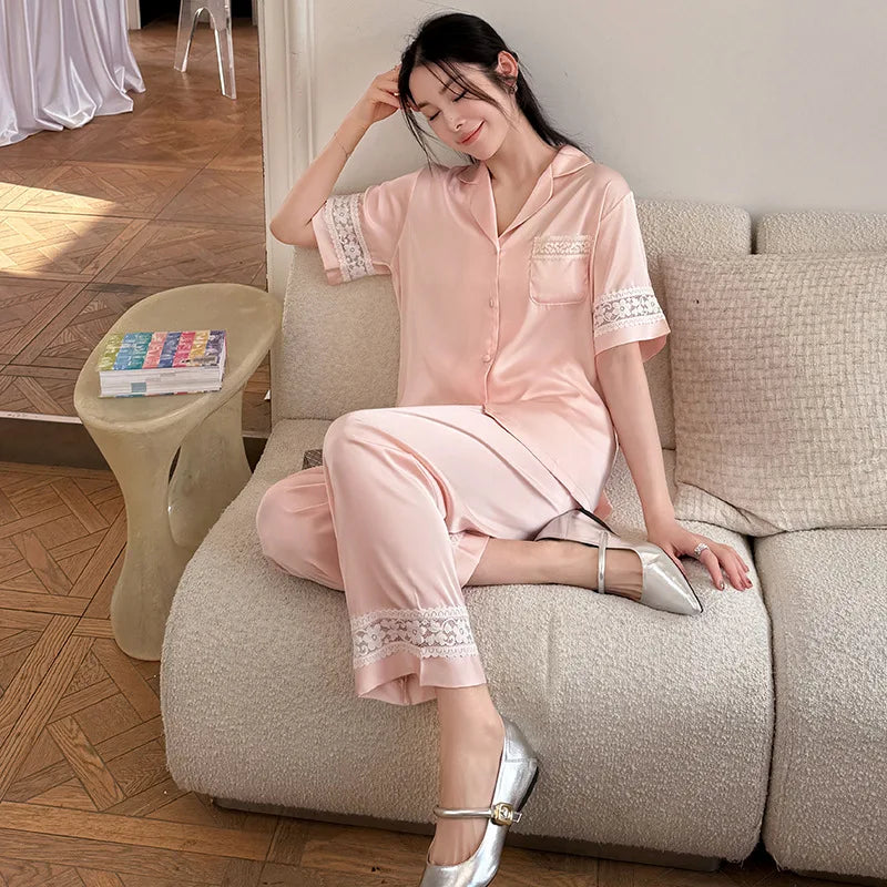 مجموعة نسائية