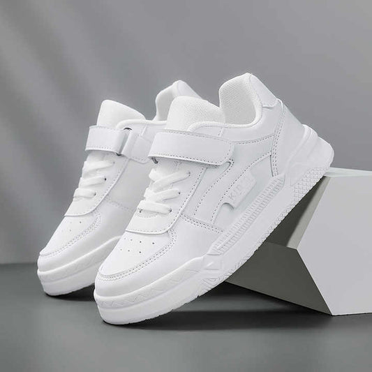 New fashion kids sneakers . موضة جديدة أحذية رياضية للأطفال
