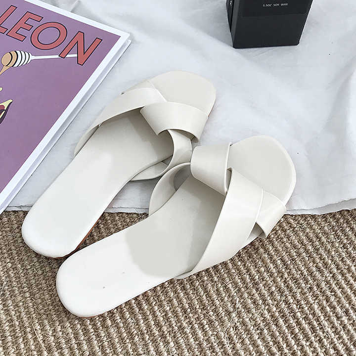 Elegant women's sandal 