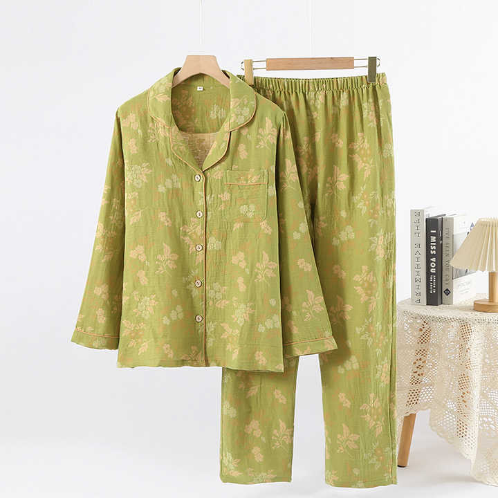 Women's sleepwear 