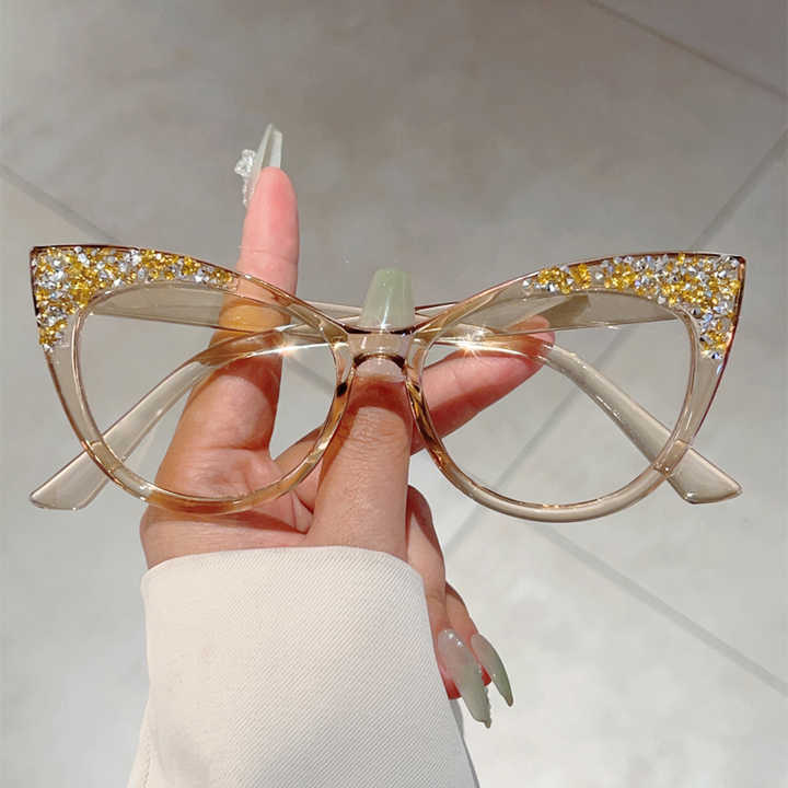 نظارات طبيه نسائيه