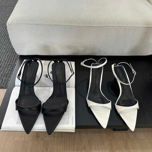 Elegant heel with simple design 