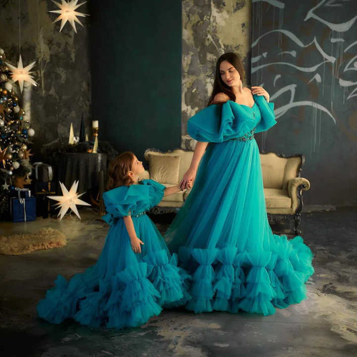 Mommy and Me Tulle Ball Gown, Plus Size Tulle Evening Dress for Mother and Daughter Photo Shoot, Tulle Evening Dressفستان سهرة من التل بتصميم منفوش للأم وأنا, فستان سهرة من التل بمقاس كبير من أجل التقاط الصور الفوتوغرافية للأم والبنت ، فستان سهرة من التل
