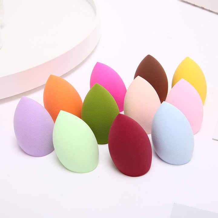 Face with beauty blender 