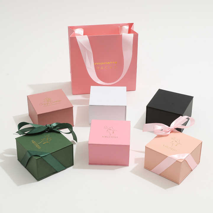 هدايا، gifts