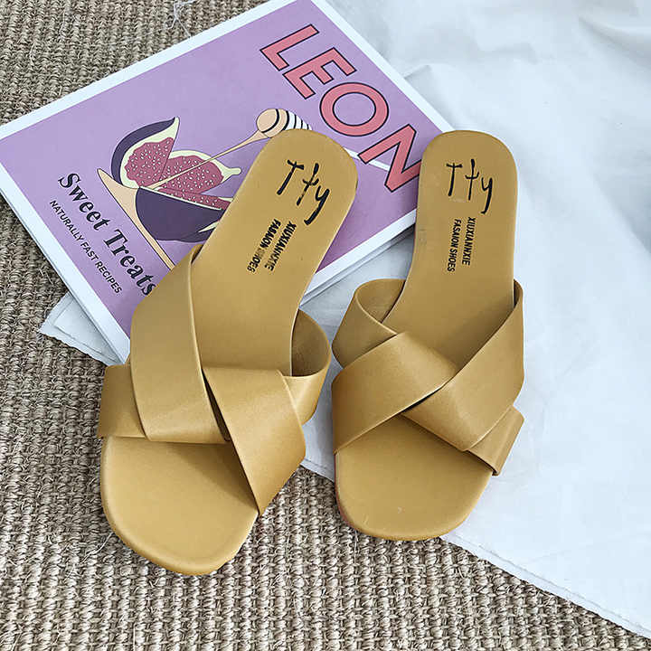 Elegant women's sandal 