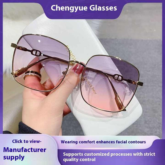 Luxury women's sunglasses 