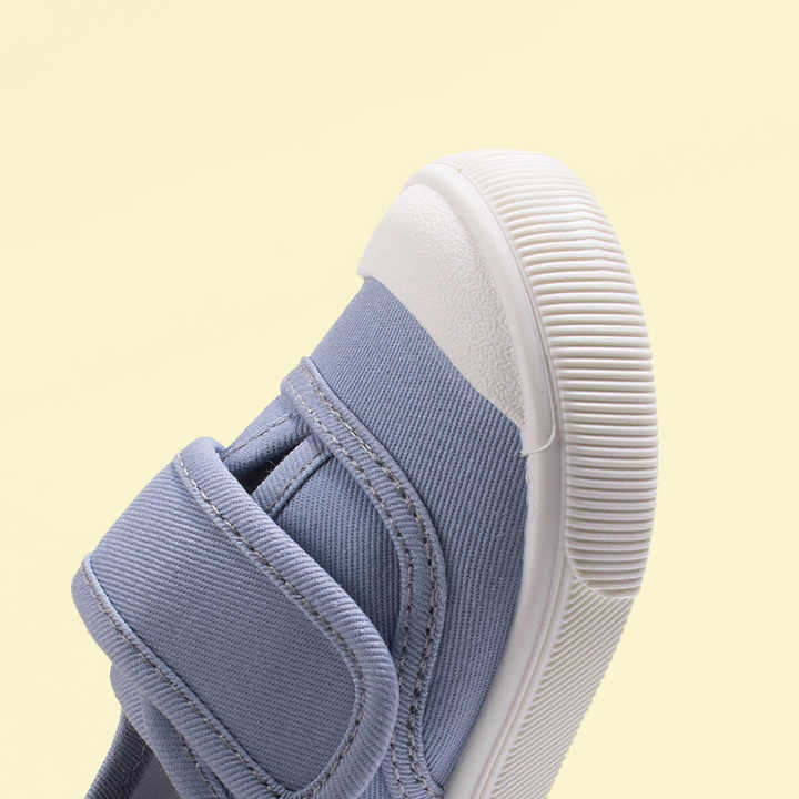 أحذية قماشية جديدة للربيع للأولاد أحذية أطفال . New Spring Boys Canvas Shoes Children