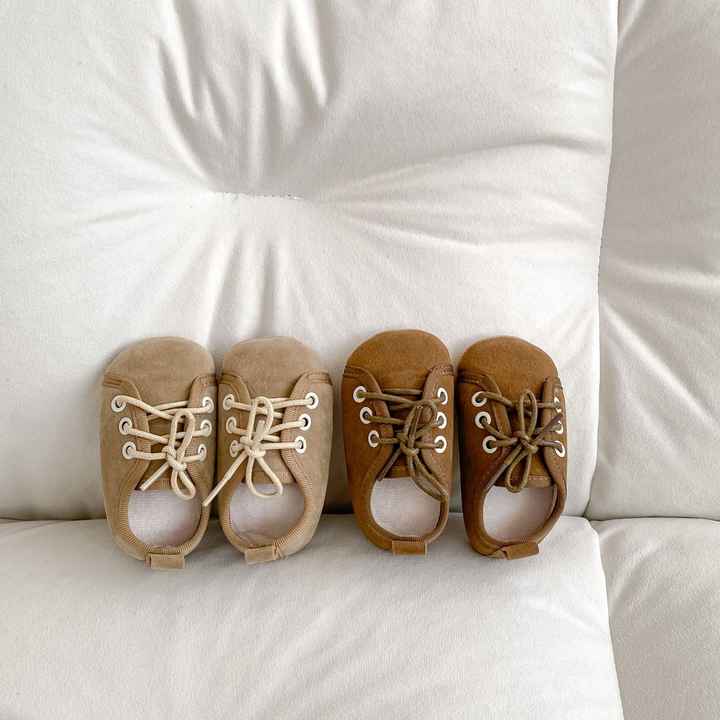 Children's shoes 