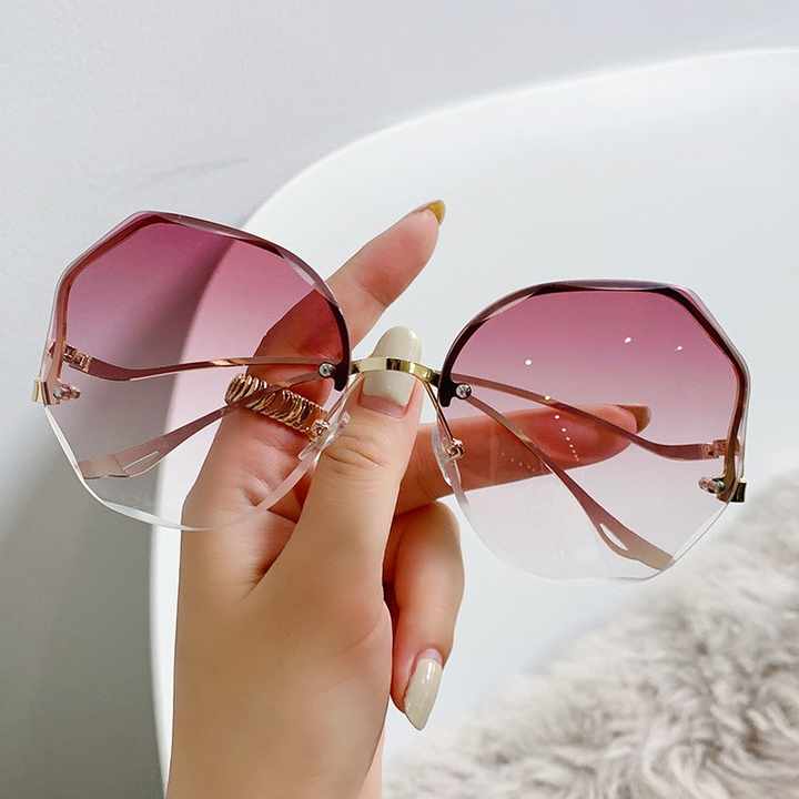 نظارات شمسية نسائية  Women's sunglasses
