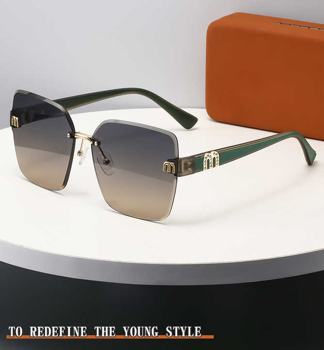 Fashionable rimless women's sunglasses 