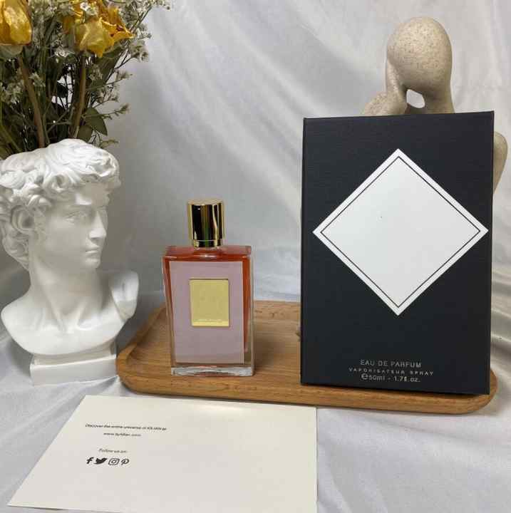 عطر فاخر- نسائي