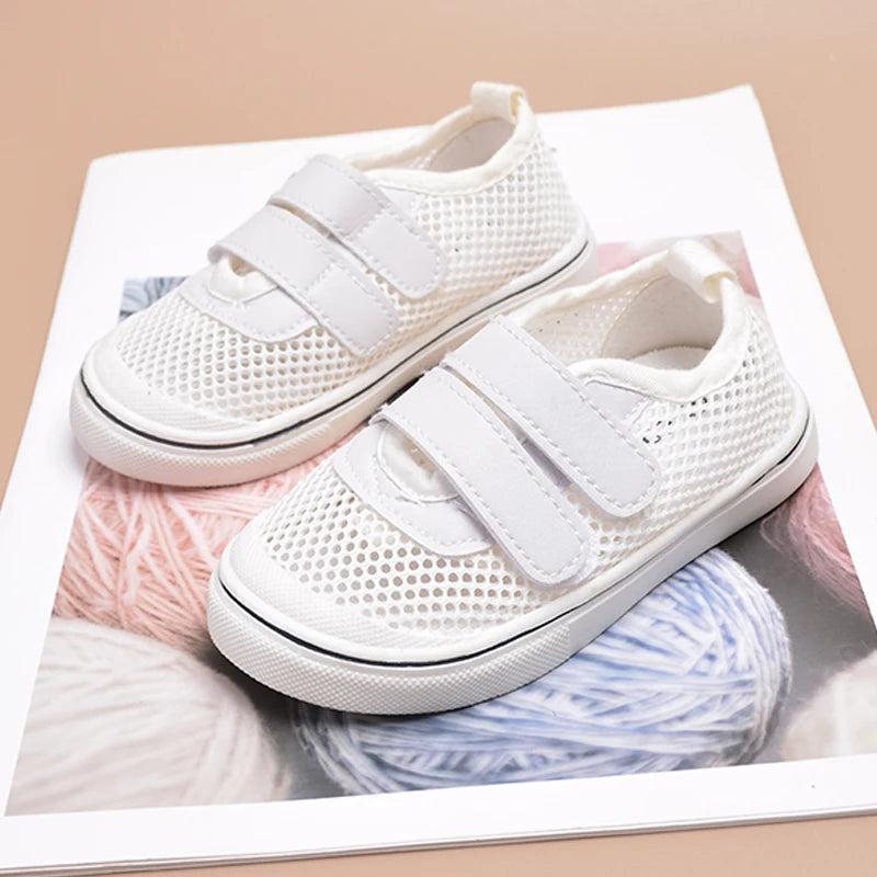 Children's mesh shoes 