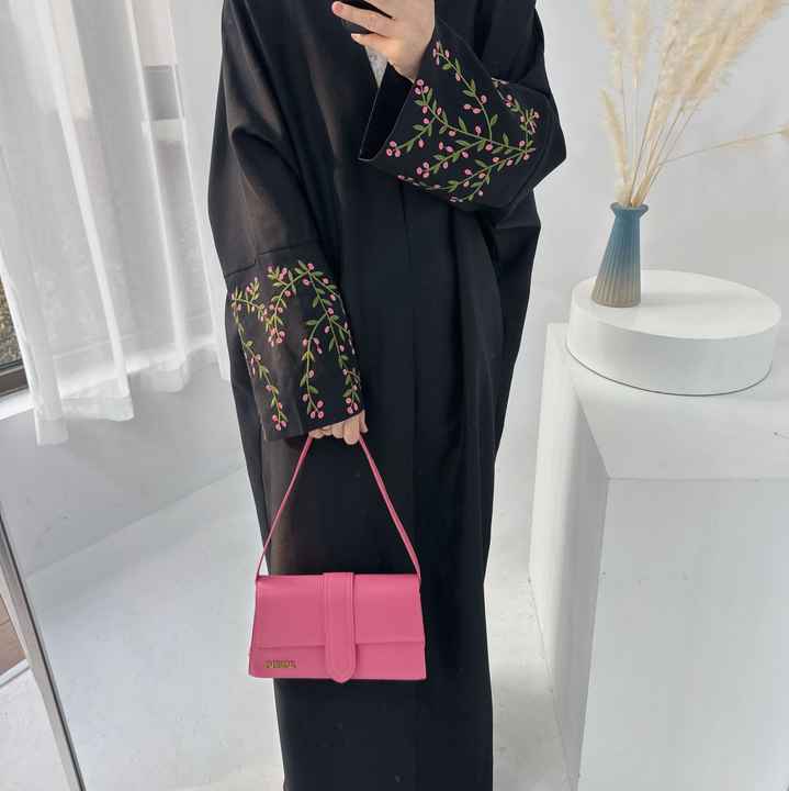 عبايات نسائيه ملونه