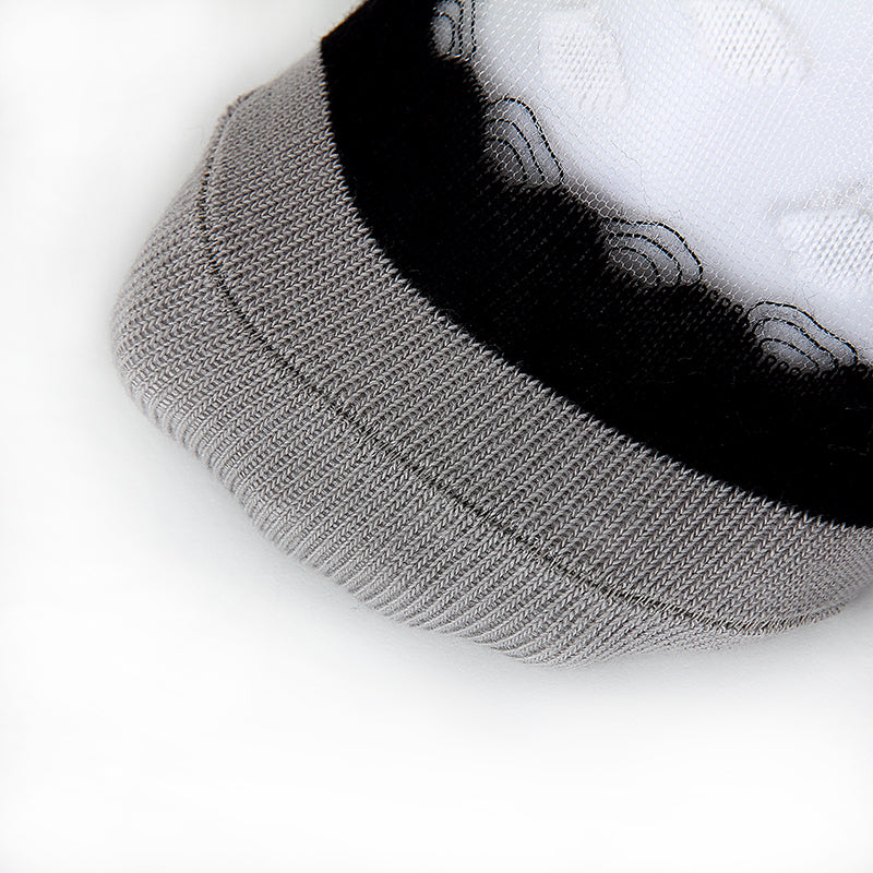 الجوارب الفتيات