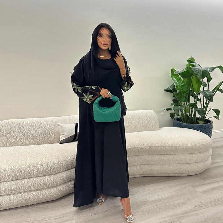 عبايات سودا انيقه و فاخره