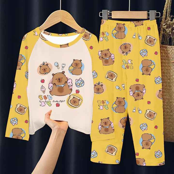 Cartoon Capybara Spring and Summer Children's Thin Long-sleeved Pajamas Set for Boys and Girls Full Printed Home Clothesكارتون كابيبارا الربيع والصيف للأطفال مجموعة ملابس نوم رقيقة طويلة الأكمام للصبيان والفتيات ملابس منزلية مطبوعة كاملة