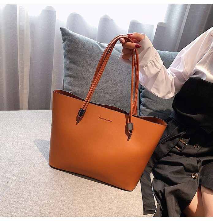 Modern women's handbag