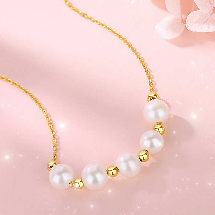 Freshwater pearl necklace 