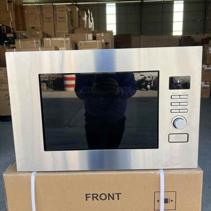 Microwave oven with grill 