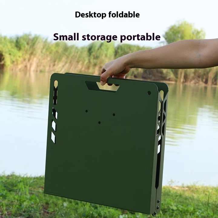 Picnic tables . طاولات الرحلات
