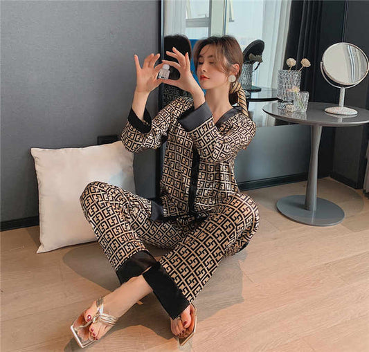 Women's sleepwear 