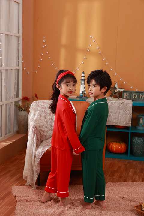 Children's pajamas 
